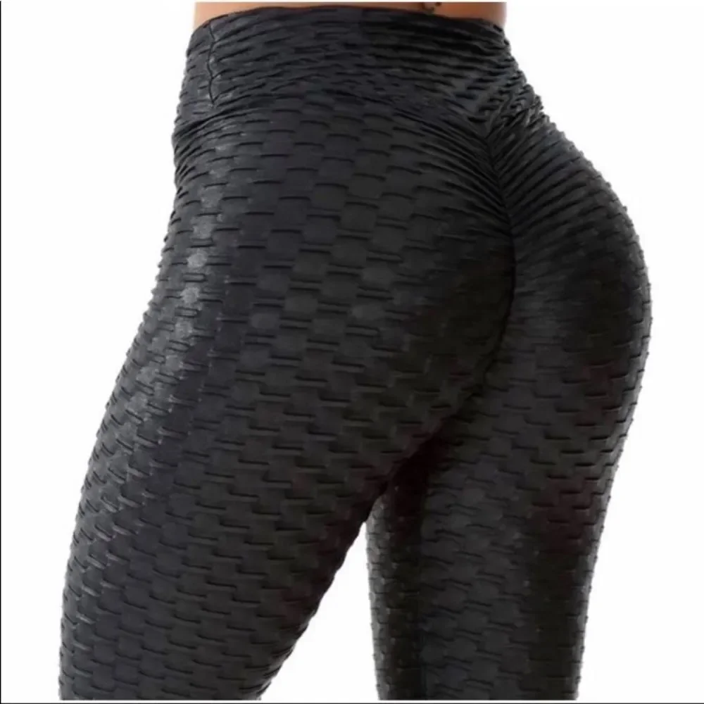 𝅺LAST ONE! Black Brazilian Scrunch Leggings - Picture 2 of 3